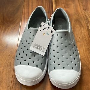 HARPER CANYON NWT surfer, slip on water shoe lightweight size 3